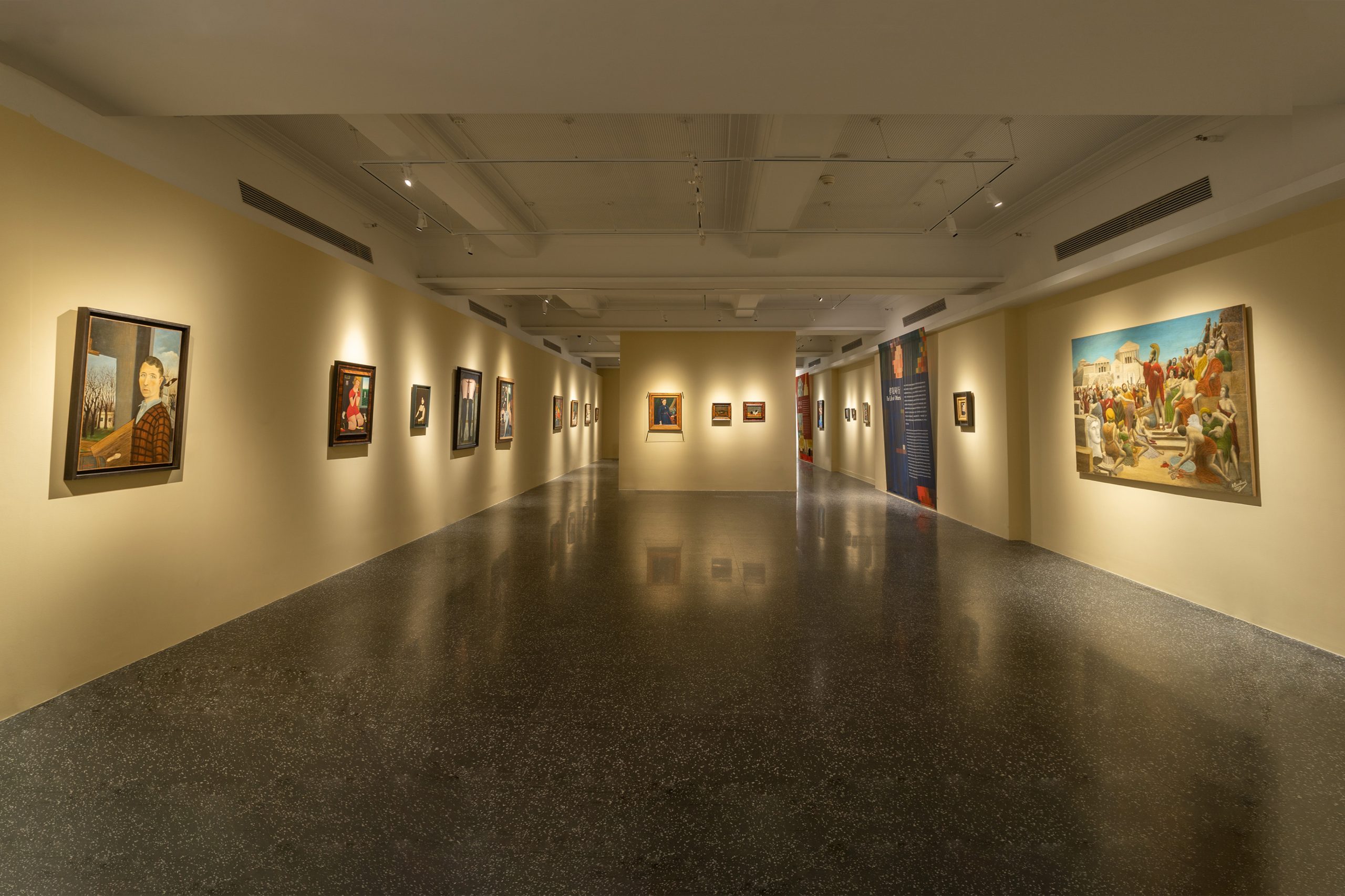 Vue de l'exposition, salle avec les portraits