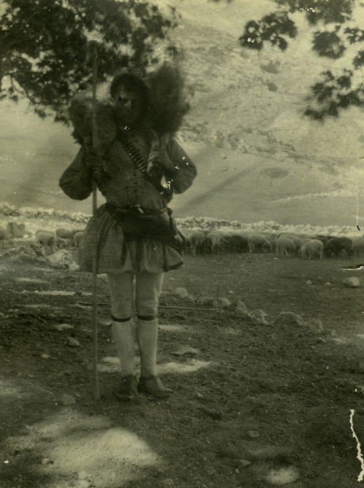 Un berger grec, photographe Harry Kessler, mai 1908, archive de la Fondation Dina Vierny – Musée Maillol.