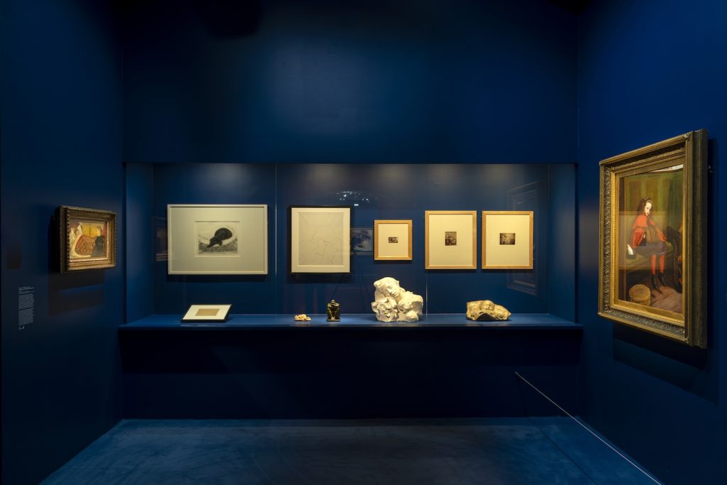 Vue d’exposition L'Empire du Sommeil. Musée Marmottan Monet © Galerie Dina Vierny